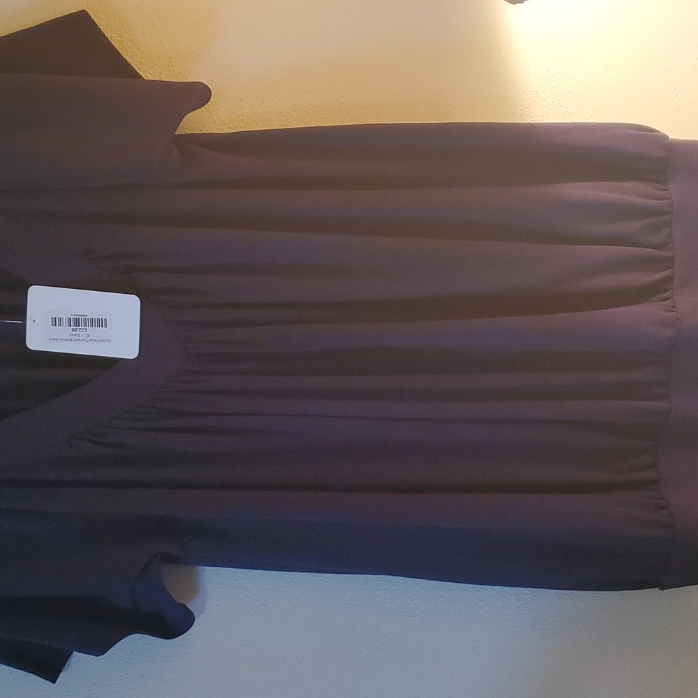 Navy blue v neck top